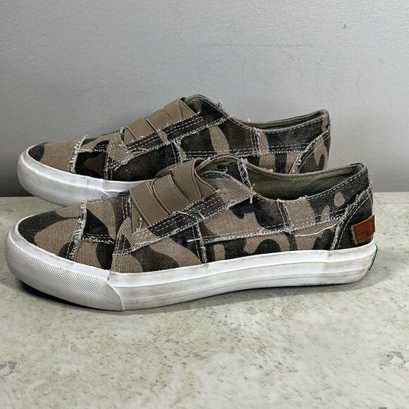Blowfish Tan Brown Malibu Camo Slip Ons 7.5 - Picture 4 of 6